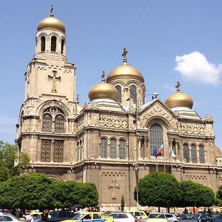 Cathedral Guesthouse Varna Exterior photo