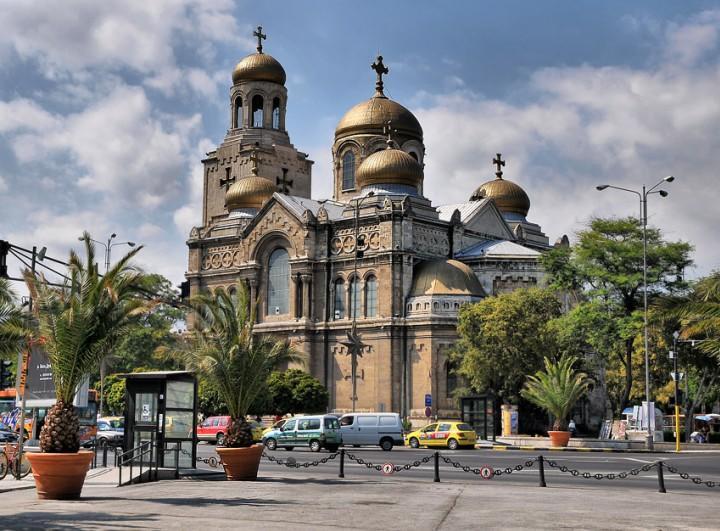 Cathedral Guesthouse Varna Exterior photo
